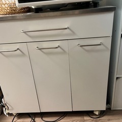 ゴミ箱収納付き電子レンジ台（キャスター付き）
