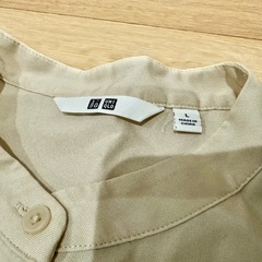【UNIQLO：長袖シャツ】の画像