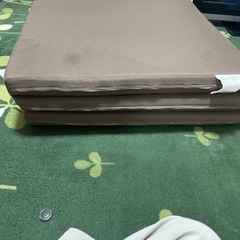 三つ折りマットレスの画像