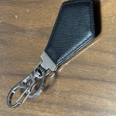 PRADA サフィアーノレザーキーホルダー ブラック