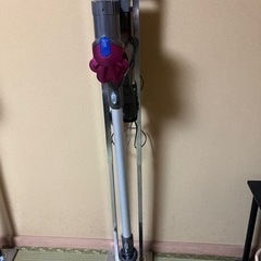 ダイソン掃除機　スタンド付き