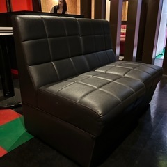 黒い1人掛けソファ2つセットの画像