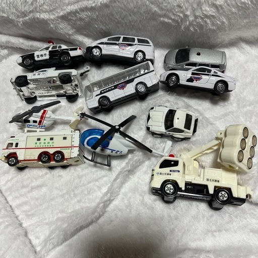 パトカー、覆面パトカーミニカー、ドクターヘリコプター他　11台セット