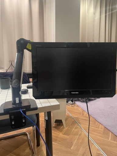 【モニターアーム付き】 TOSHIBA 液晶テレビ 19インチ