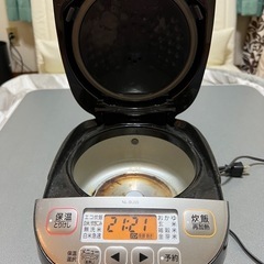象印 マイコン炊飯ジャー 極め炊き NL-BU05 18年製の画像