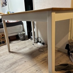 IKEA ダイニングテーブル　LERHANNの画像