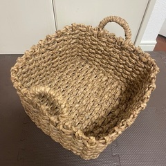 ナチュラルな感じのカゴ