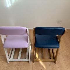 ニトリの子供用の椅子2脚の画像