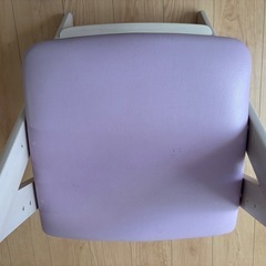 ニトリの子供用の椅子2脚の画像