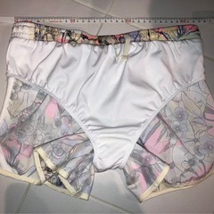 極美品 ナイキ NIKE 花柄ショートパンツ ウォーキング・ランニングの画像