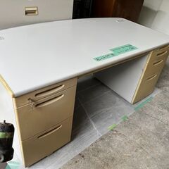 値下げしました。両袖デスク￥1000