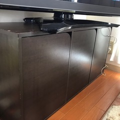 ダークブラウン木製キャビネット 収納付き