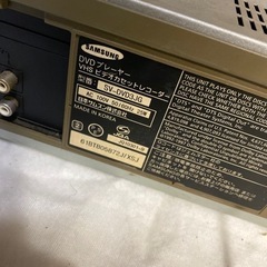 【T4】SAMSUNサムスンDVD/VHSプレーヤーデッキSV-DVD3JGの画像