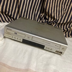 【T4】SAMSUNサムスンDVD/VHSプレーヤーデッキSV-...