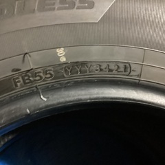 ⭐️YOKOHAMA   スタッドレLTタイヤ　195-80-15 ⭐️の画像