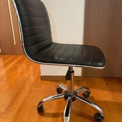 オフィスチェアの画像