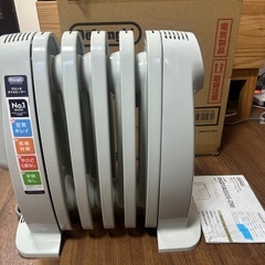 ほぼ新品DeLonghi デロンギ ミニオイルヒーター

