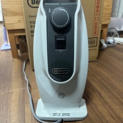 ほぼ新品DeLonghi デロンギ ミニオイルヒーター
の画像