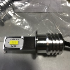 自動車用　トラック　H3LEDバルブ未使用品の画像