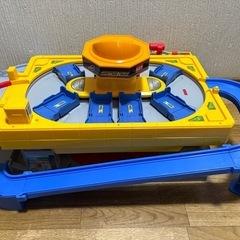 【トミカメガチェンジパーキング】の画像