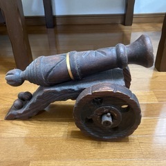 大砲のインテリア木製の画像