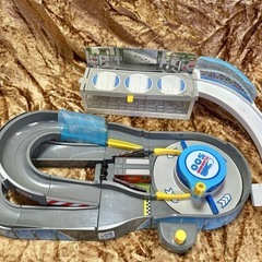 トミカ カーズ レーシングコース