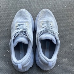 HOKA スニーカー　白　27.5