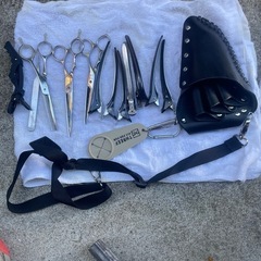 美容師さんが使用するハサミセットの画像