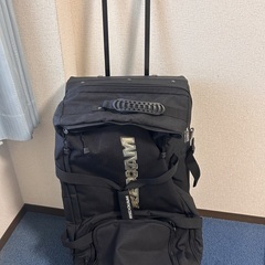 スキースノボーなどに。キャスター付バック