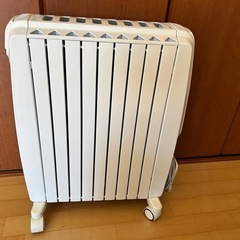 デロンギ　オイルヒーター　新品　未使用品の画像