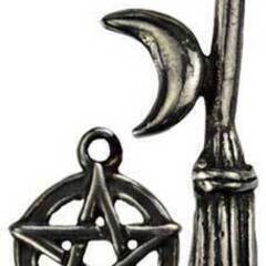 AzureGreen: 魔女のほうき三日月五芒星 Witch's bloomの画像