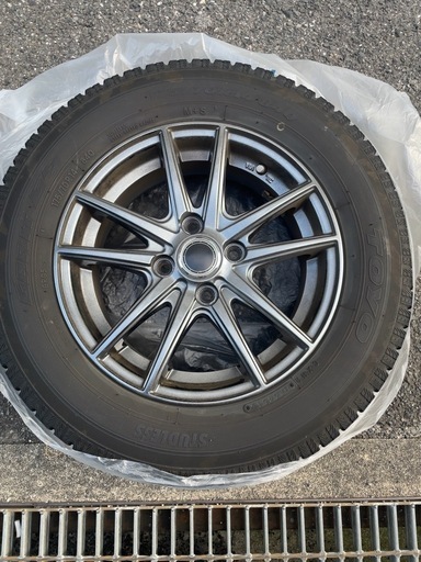 【受け渡し完了】175/70R 14インチスタッドレスタイヤ ４本トーヨータイヤ　GARIT G5