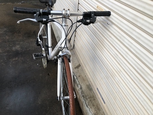 564  クロスバイクHAZELWOOD自転車7×3=21段変速700×28cホワイト