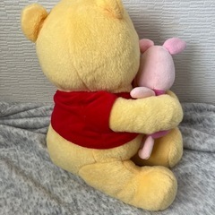 【美品】大きめプーさん　ぬいぐるみ　ディズニーストアの画像