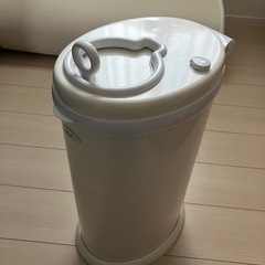 オムツ　ゴミ箱　ウッビー