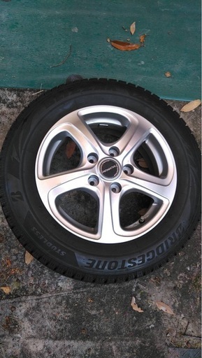 スタッドレスタイヤBLIZZAK VRX2 185/65R15 88Q