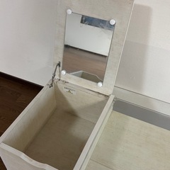 ドレッサーテーブルの画像