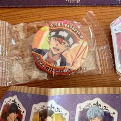 【新品】びっくらぽん　マッシュル缶バッジ　・ステッカーの画像