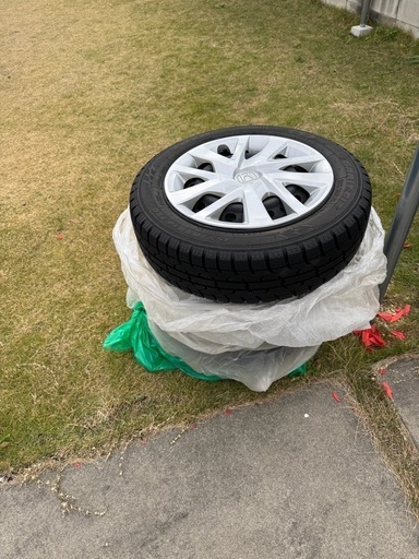 NBOX スタッドレスタイヤ22年製