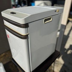 ベッドサイド冷蔵庫(ペルシャ式)の画像