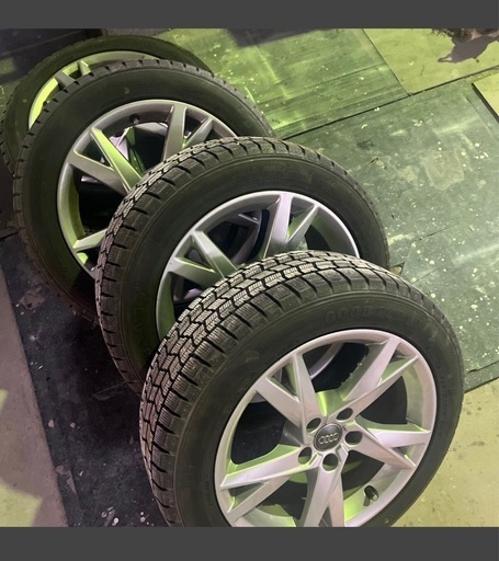 アウディスタッドレスタイヤセット