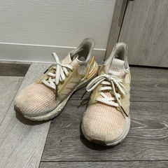 adidas　スニーカー