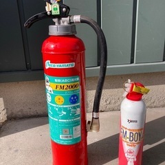 古い消火器 