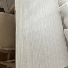 折りたたみ机とイス
の画像