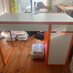 IKEA ミッケ　オレンジデスク