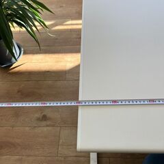 オフィスデスク、チェアセットの画像