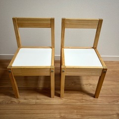 IKEA 子供机椅子セットの画像