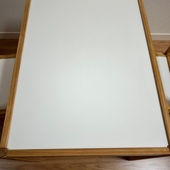 IKEA 子供机椅子セットの画像