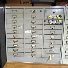 【決まりました】事務棚　オフィス棚