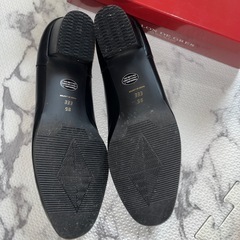 サロンドグレー パンプス 25cmの画像